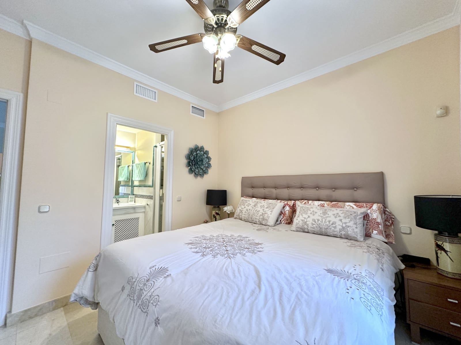 2 bedroom Apartment for sale in Casares with pool garage - € 499,000 (Ref: 8838404)