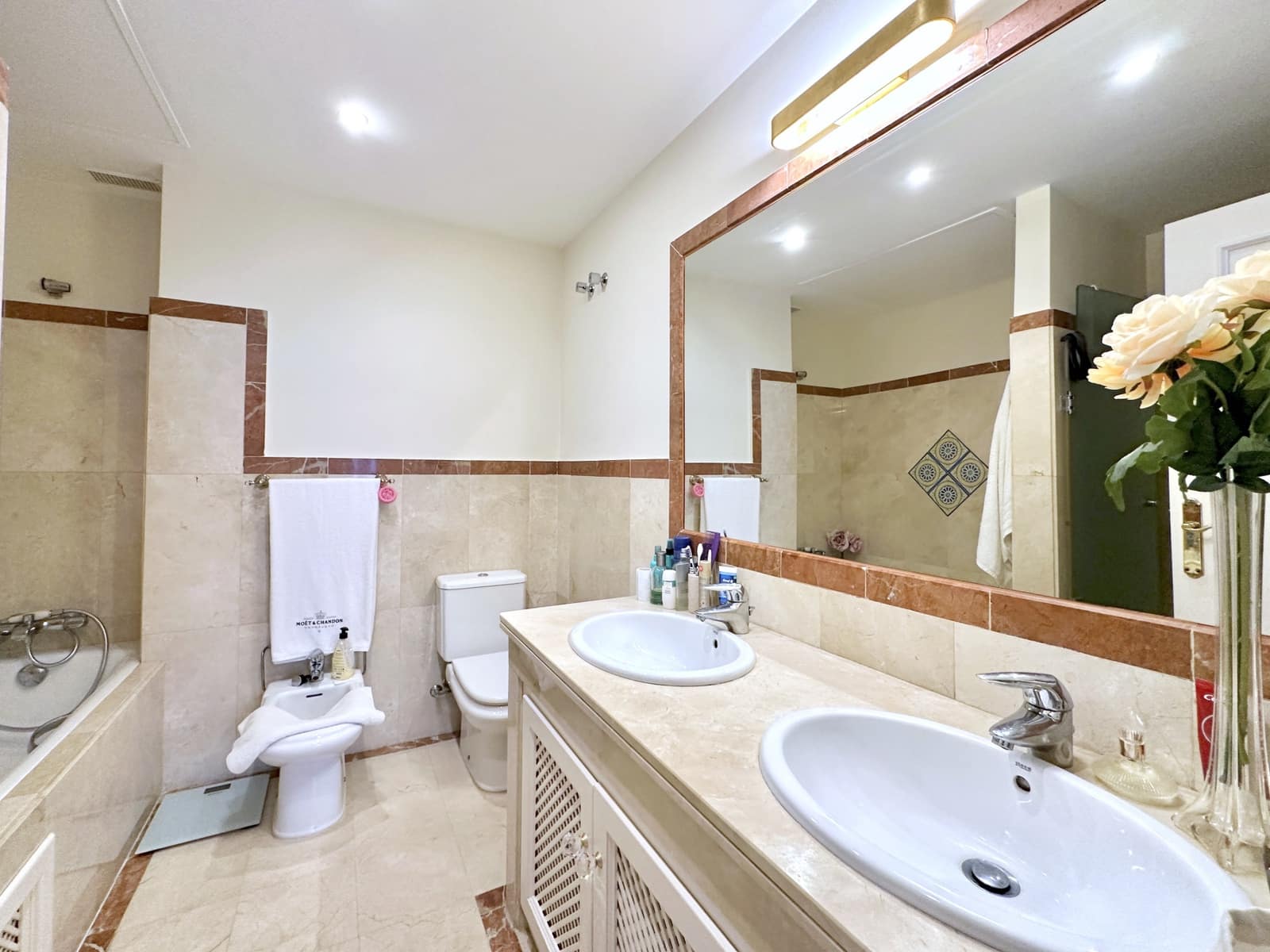 2 bedroom Apartment for sale in Casares with pool garage - € 499,000 (Ref: 8838404)