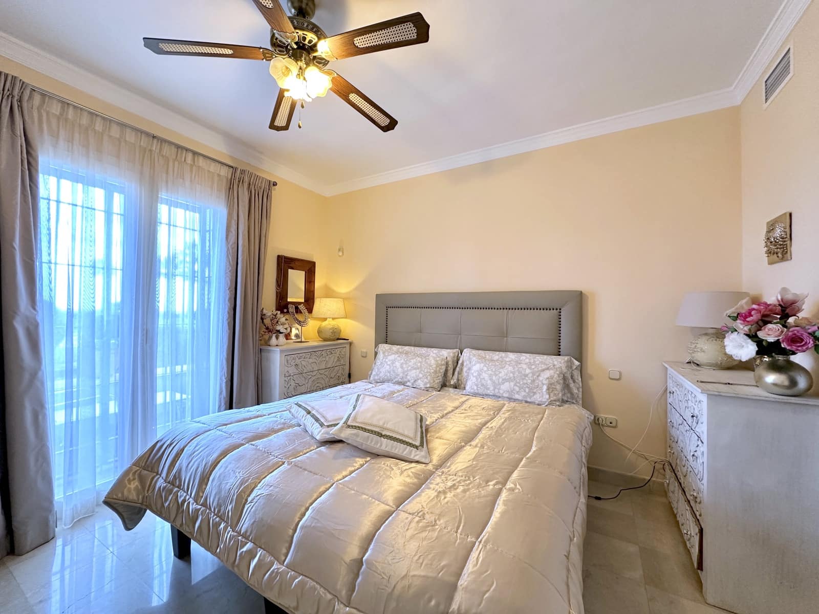 2 bedroom Apartment for sale in Casares with pool garage - € 499,000 (Ref: 8838404)