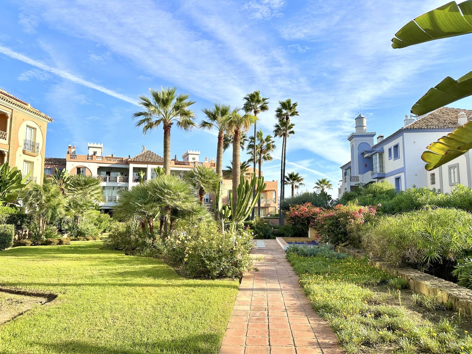 2 bedroom Apartment for sale in Casares with pool garage - € 499,000 (Ref: 8838404)