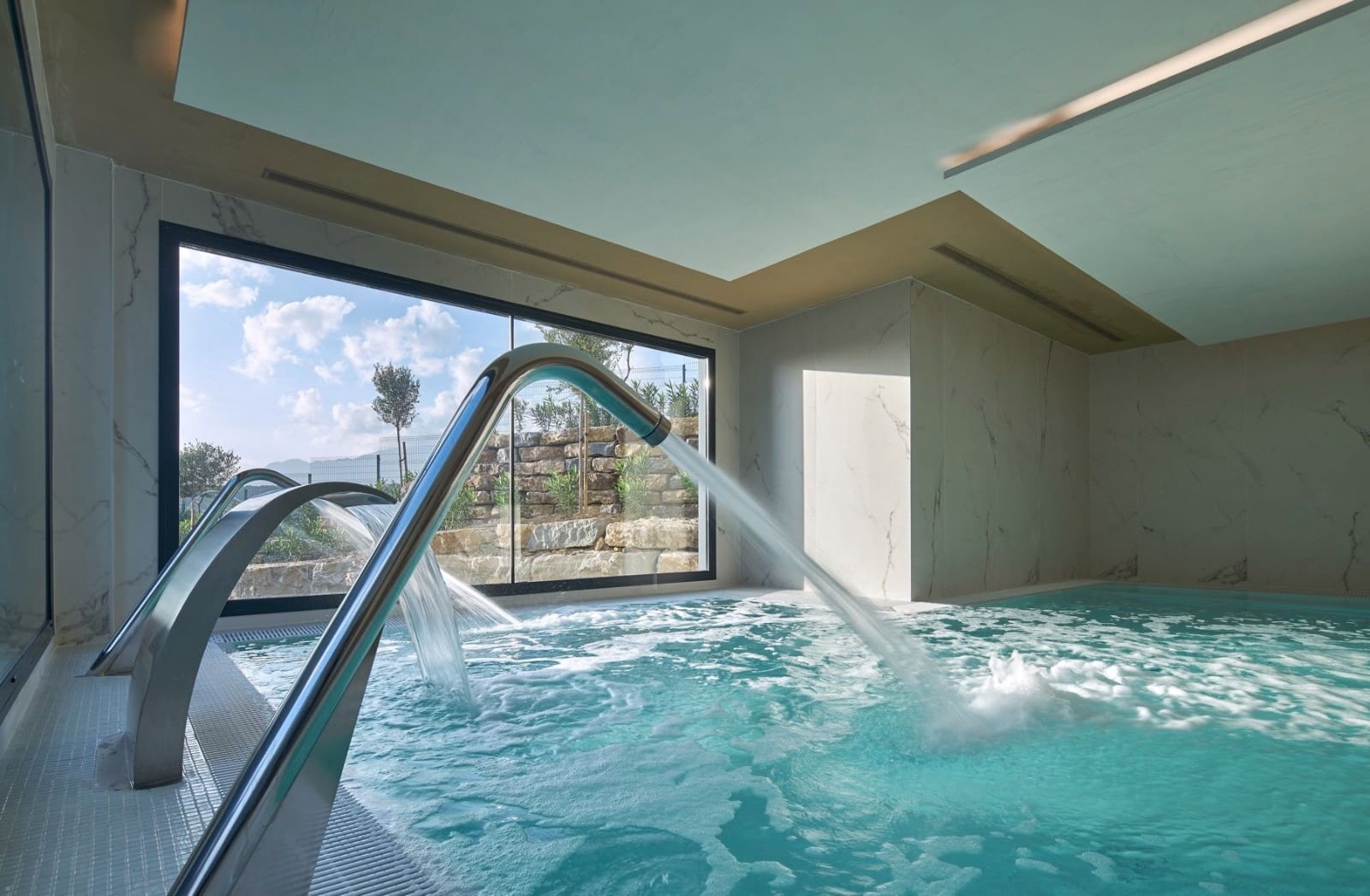 2 soverom Penthouse til salgs i Estepona med svømmebasseng garasje - € 521 000 (Ref: 8885865)