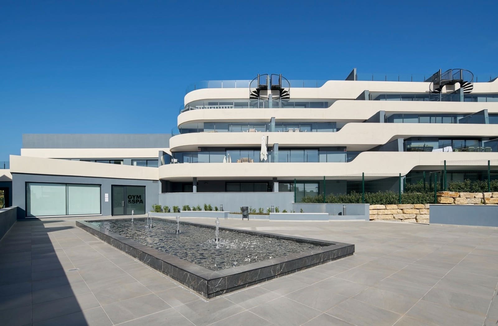 2 soverom Penthouse til salgs i Estepona med svømmebasseng garasje - € 521 000 (Ref: 8885865)