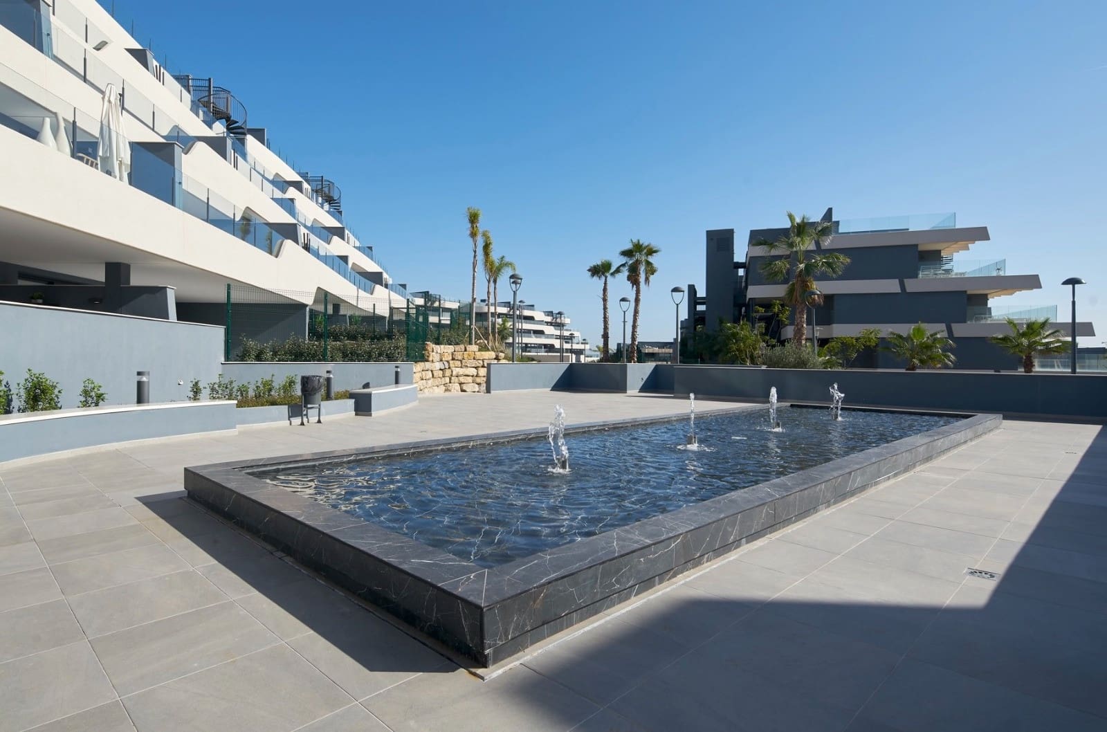 2 soverom Penthouse til salgs i Estepona med svømmebasseng garasje - € 521 000 (Ref: 8885865)