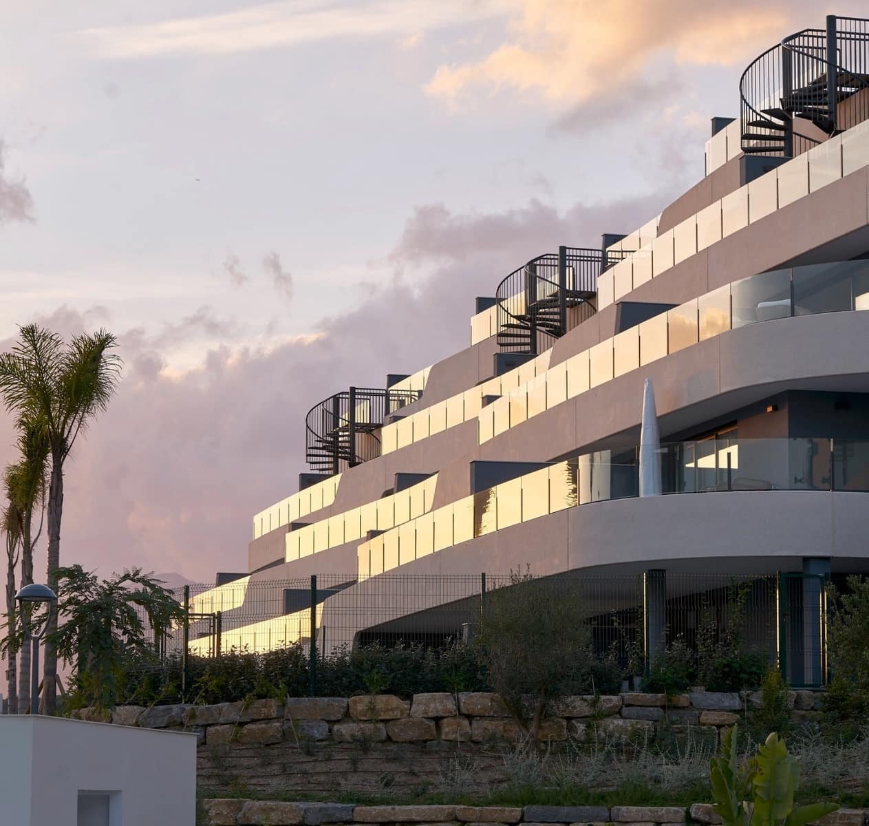 2 soverom Penthouse til salgs i Estepona med svømmebasseng garasje - € 521 000 (Ref: 8885865)