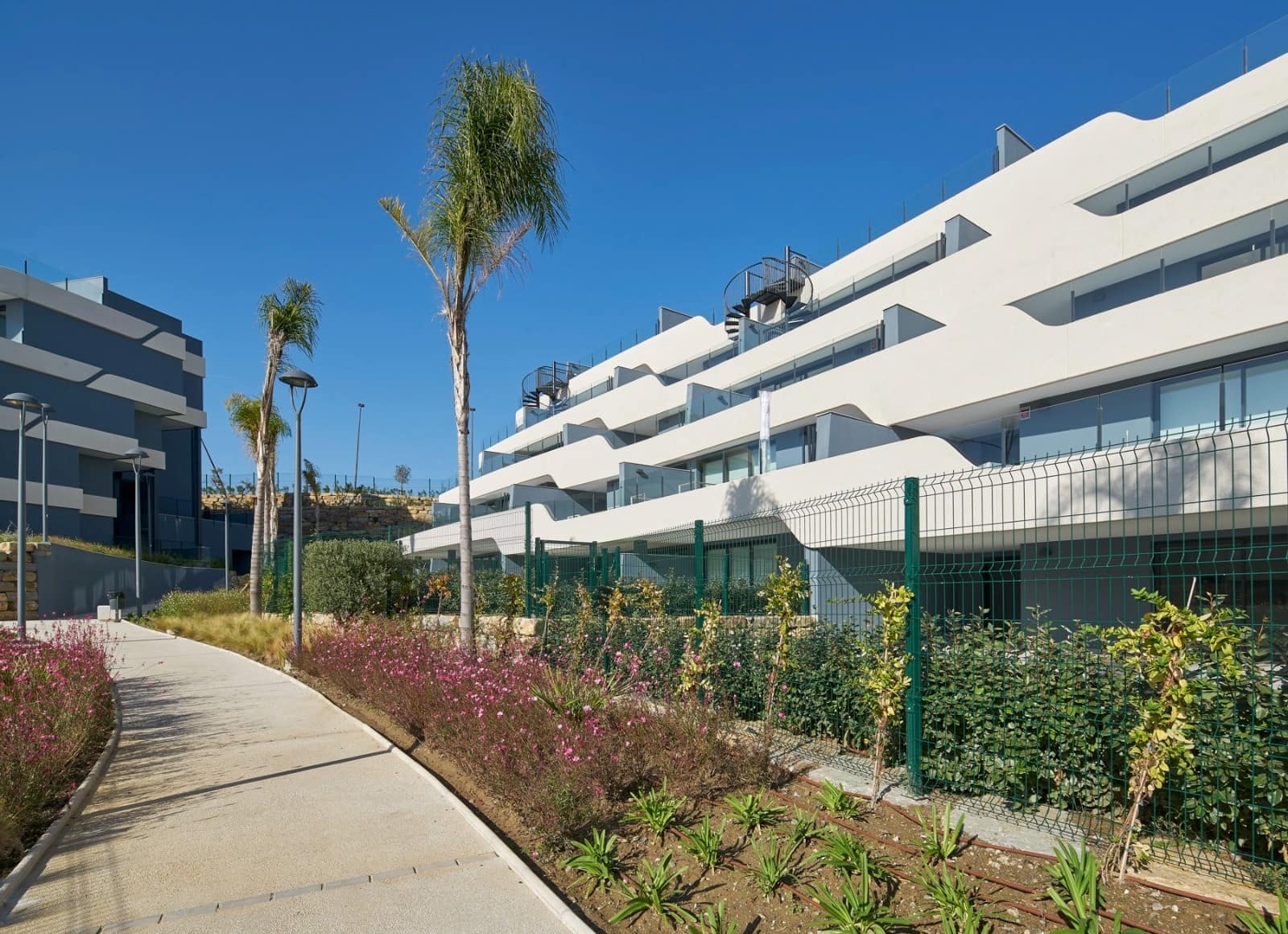 2 soverom Penthouse til salgs i Estepona med svømmebasseng garasje - € 521 000 (Ref: 8885865)