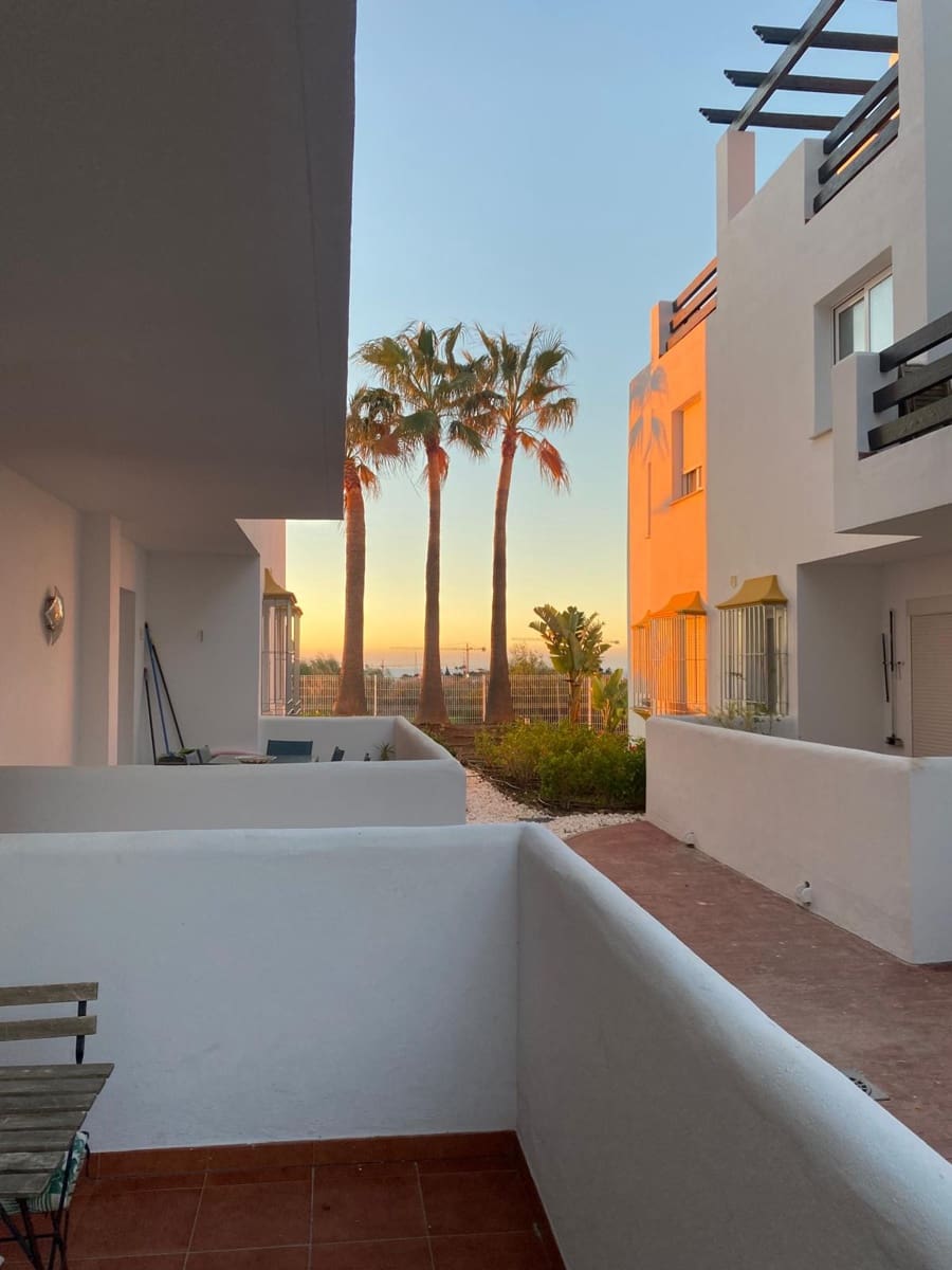 2 slaapkamer Appartement te koop in Estepona met zwembad garage - € 235.000 (Ref: 8929800)