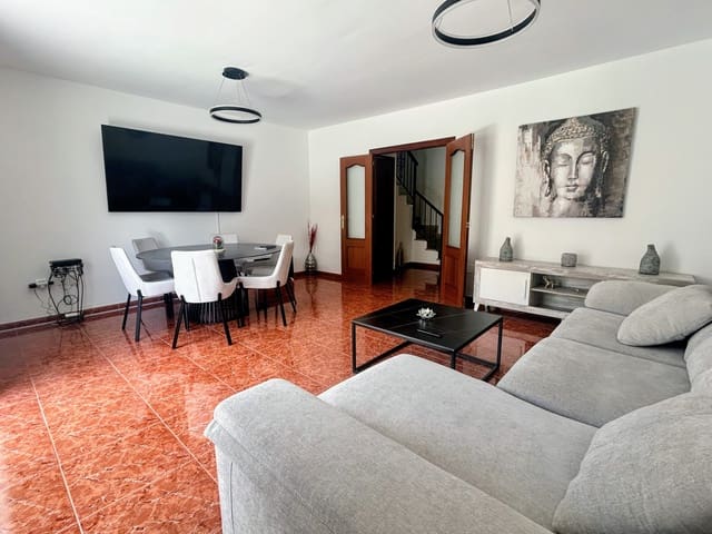 3 soverom Hus til salgs i Zona Calvario, Estepona med garasje - € 560 000 (Ref: 8935106)