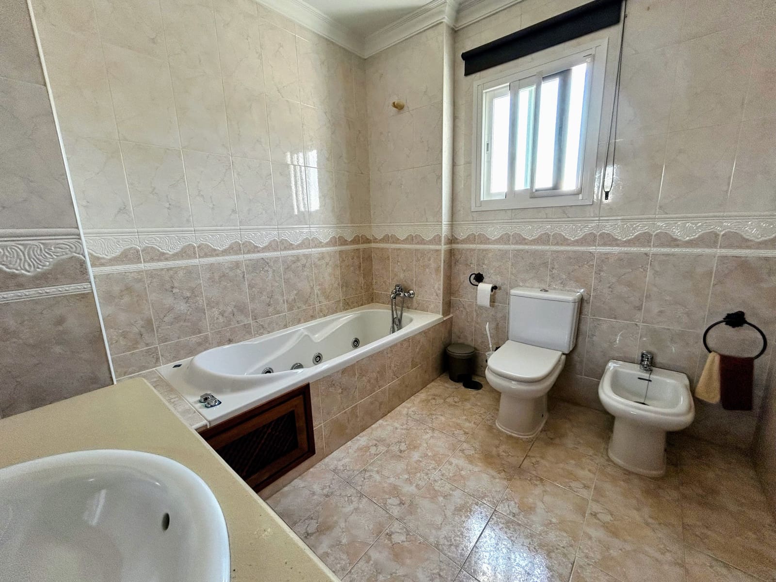 3 Zimmer Haus zu verkaufen in Estepona mit Garage - 560.000 € (Ref: 8935106)