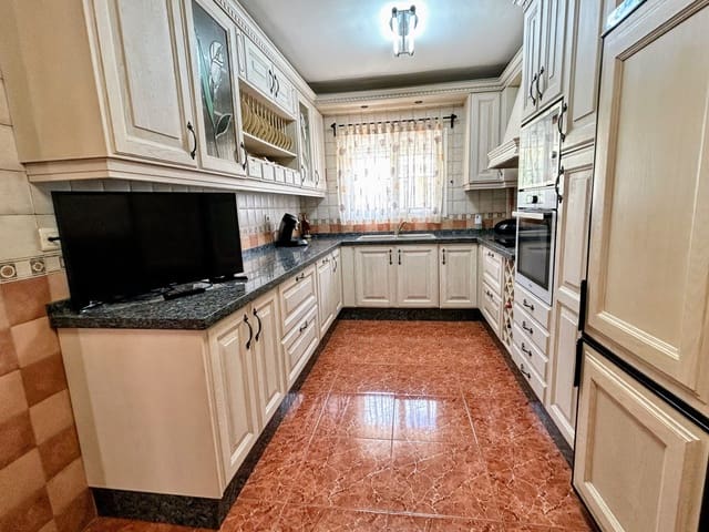 3 soverom Hus til salgs i Zona Calvario, Estepona med garasje - € 560 000 (Ref: 8935106)