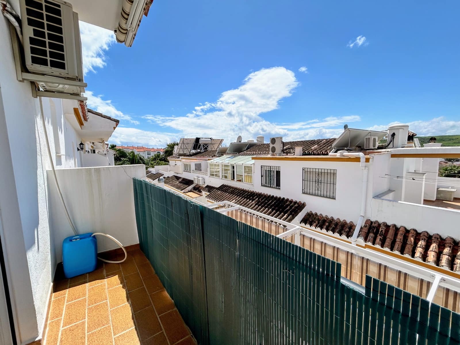 3 bedroom Townhouse for sale in Estepona with garage - € 560,000 (Ref: 8935106)