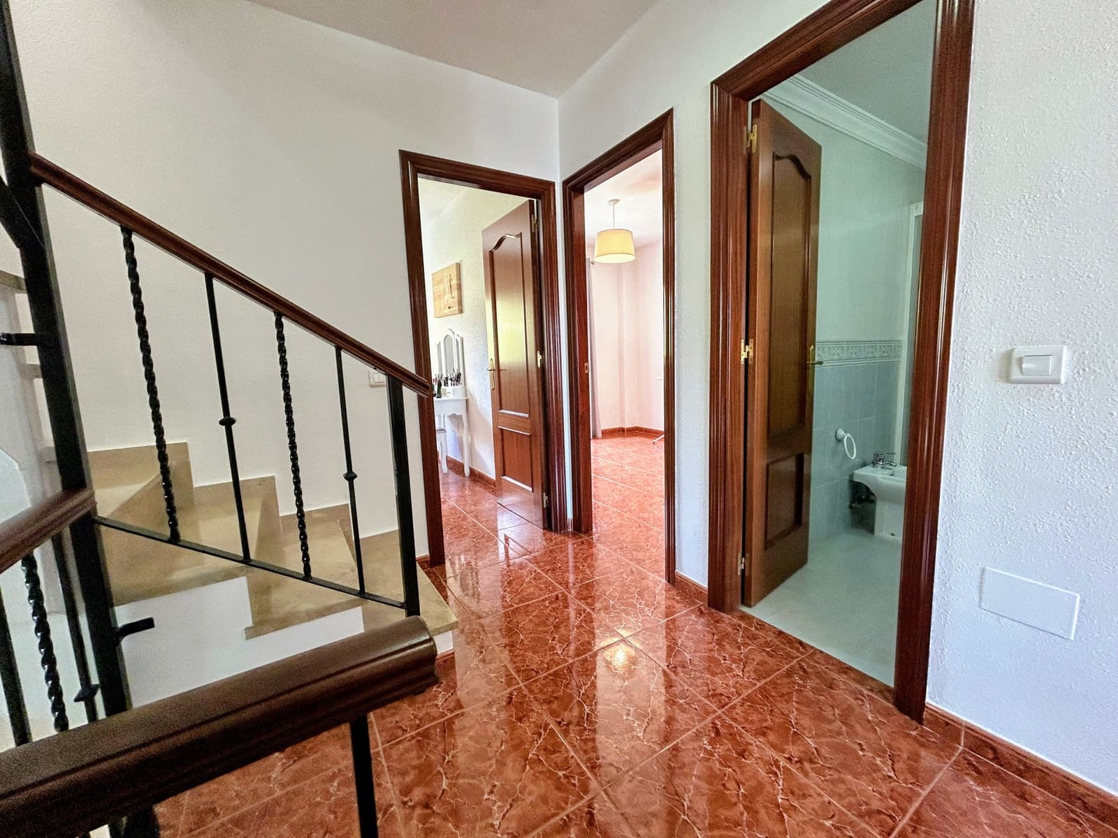 3 bedroom Townhouse for sale in Estepona with garage - € 560,000 (Ref: 8935106)