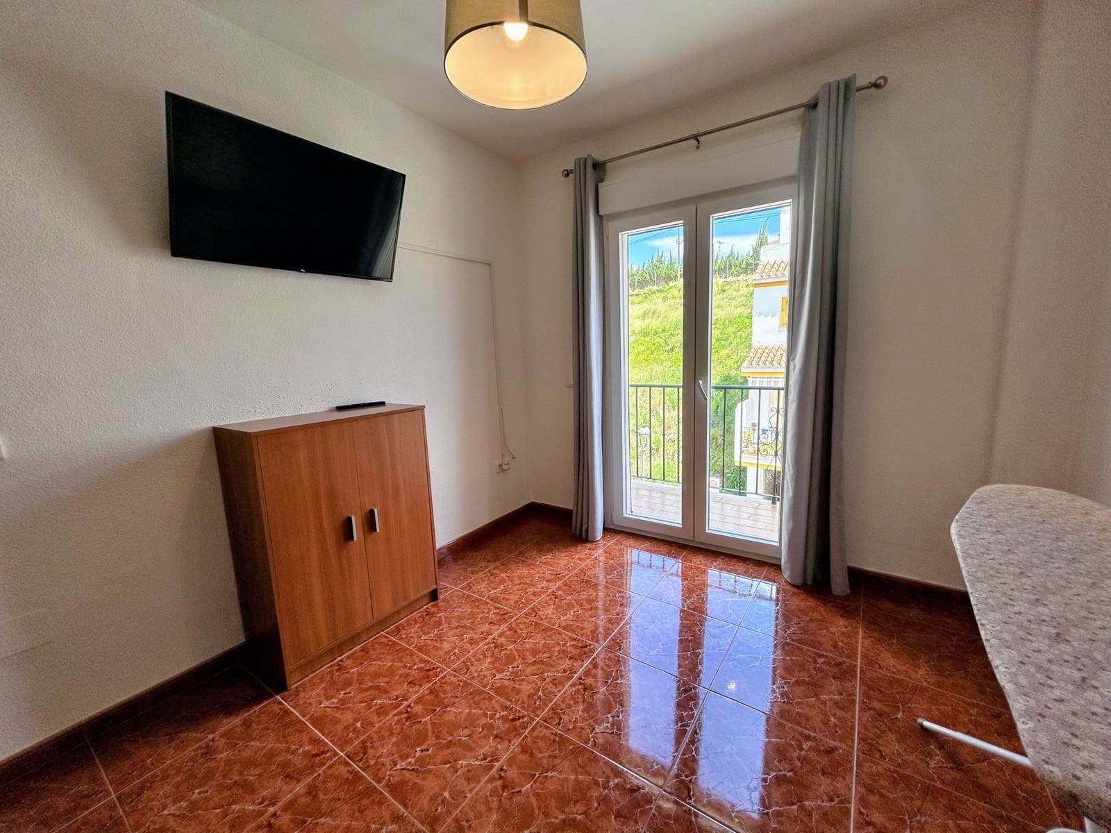 3 bedroom Townhouse for sale in Estepona with garage - € 560,000 (Ref: 8935106)