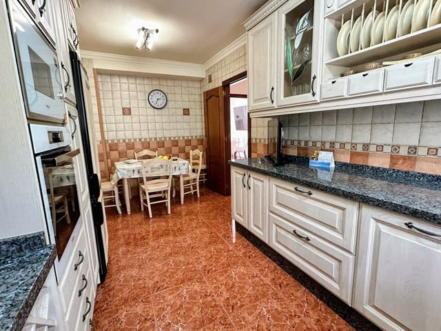 3 quarto Casa em Banda para venda em Zona Calvario, Estepona com garagem - 560 000 € (Ref: 8935106)