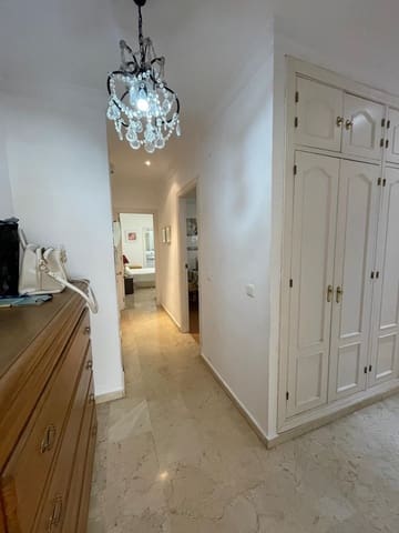 2 Zimmer Apartment zu verkaufen in Puerto de Estepona, Estepona - 325.000 € (Ref: 8976018)