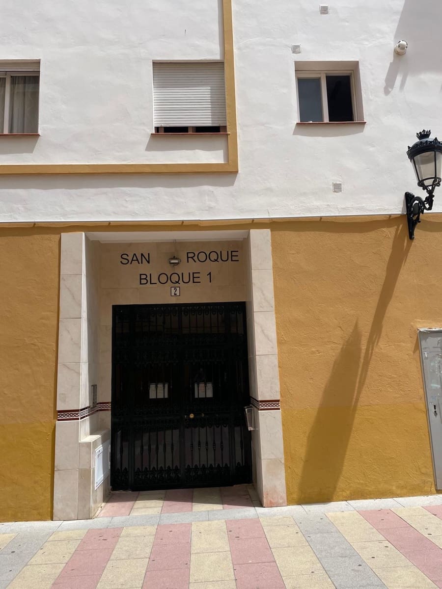 2 soveværelse Lejlighed til salg i Estepona - € 325.000 (Ref: 8976018)