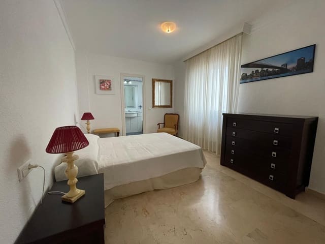 2 chambre Appartement à vendre à Puerto de Estepona, Estepona - 325 000 € (Ref: 8976018)