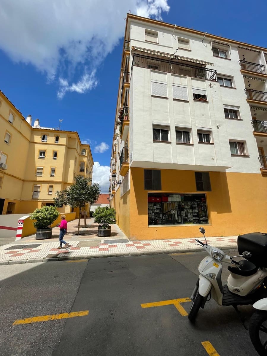 2 soveværelse Lejlighed til salg i Estepona - € 325.000 (Ref: 8976018)
