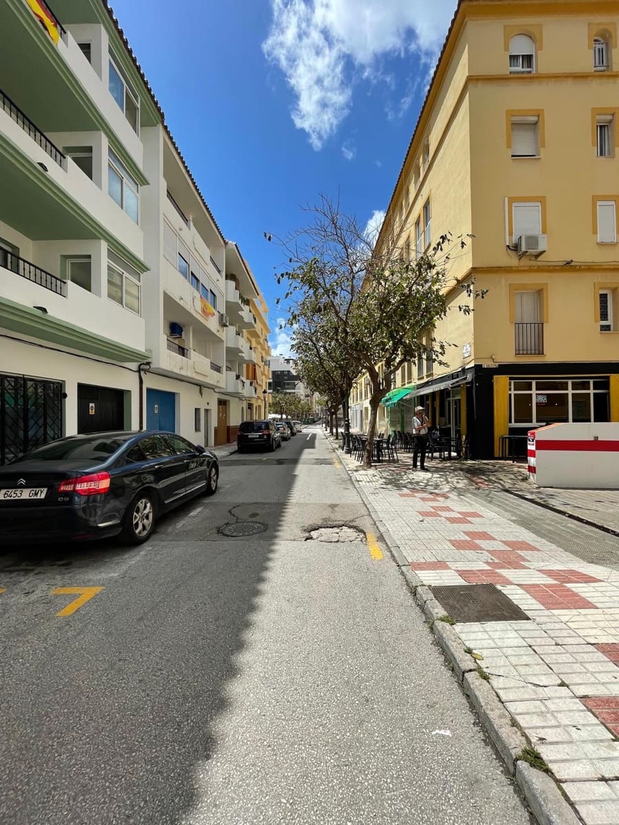 2 soveværelse Lejlighed til salg i Estepona - € 325.000 (Ref: 8976018)