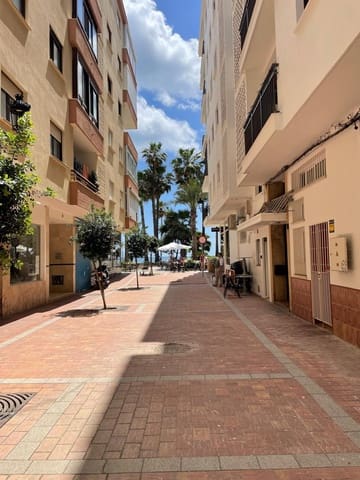 2 chambre Appartement à vendre à Puerto de Estepona, Estepona - 325 000 € (Ref: 8976018)