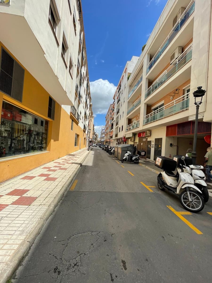 2 soveværelse Lejlighed til salg i Estepona - € 325.000 (Ref: 8976018)