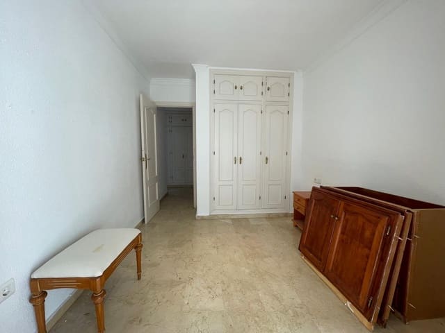 2 chambre Appartement à vendre à Puerto de Estepona, Estepona - 325 000 € (Ref: 8976018)