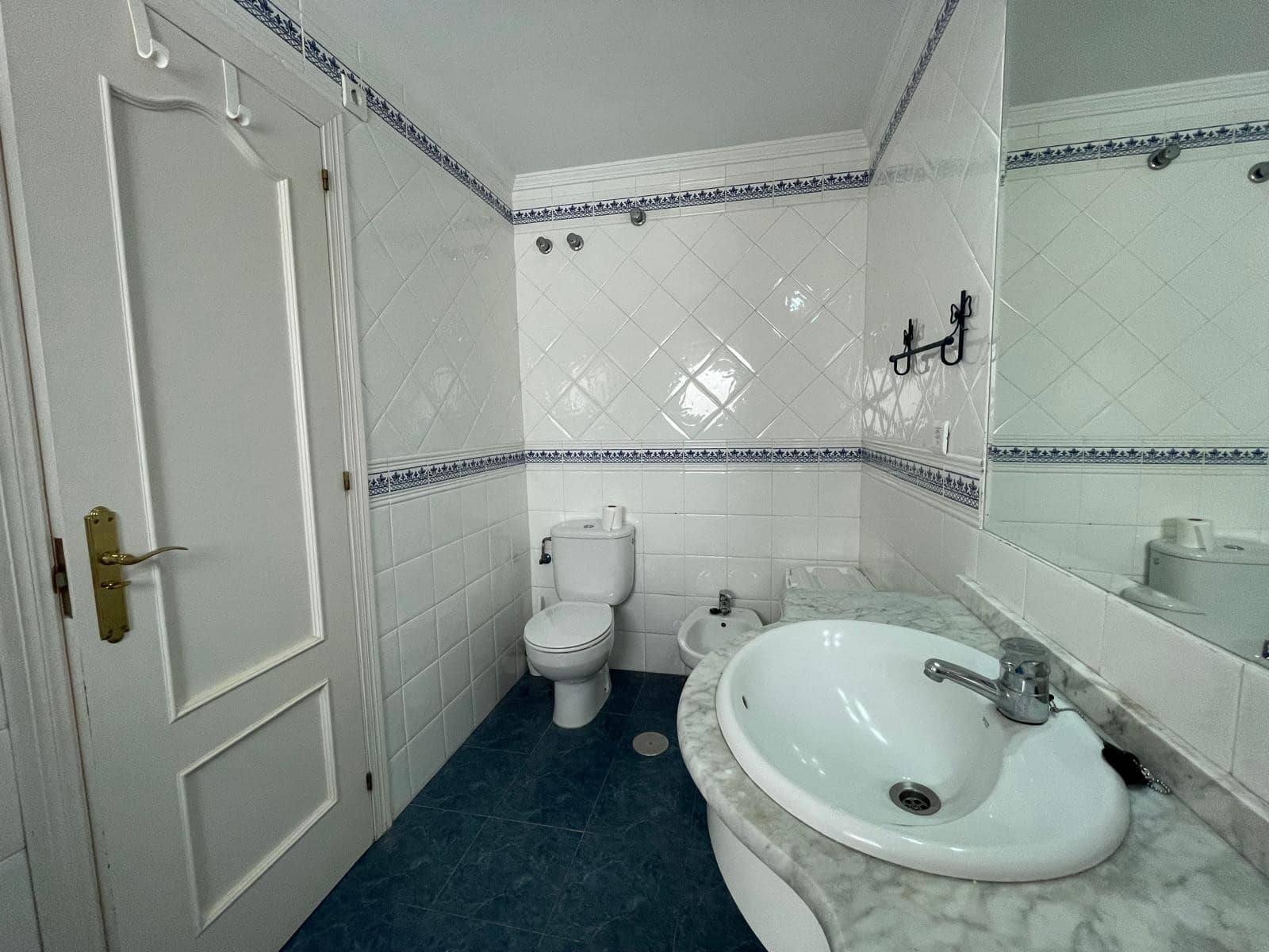 2 soveværelse Lejlighed til salg i Estepona - € 325.000 (Ref: 8976018)