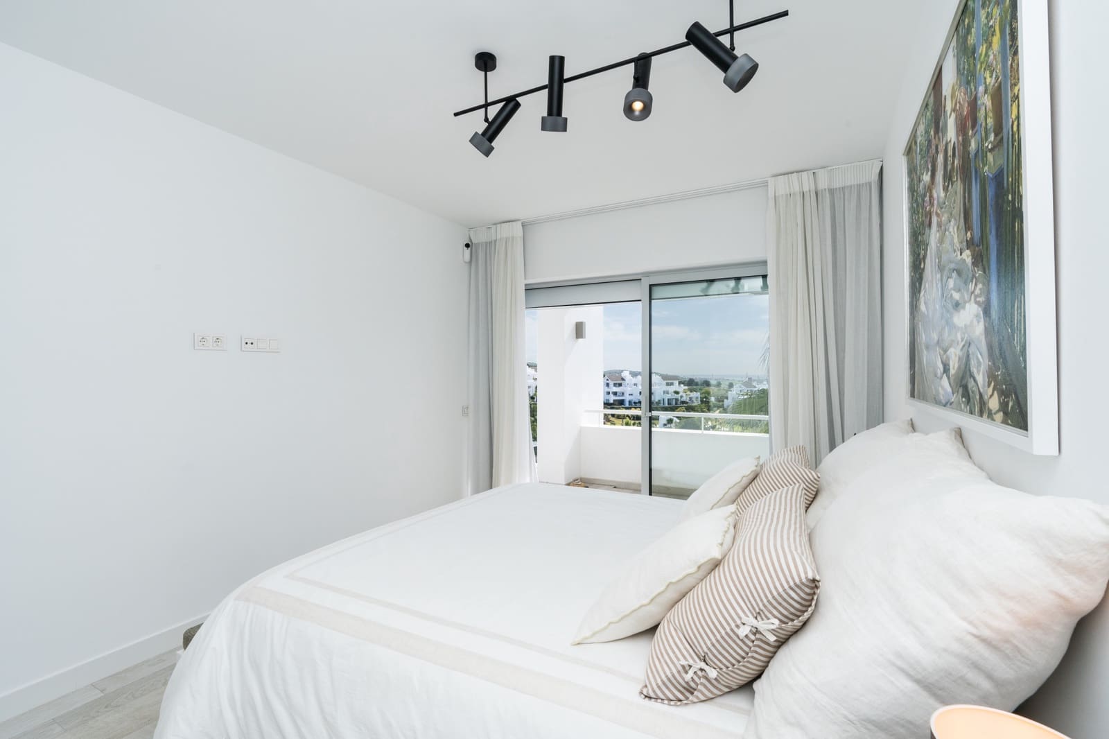 2 Zimmer Apartment zu verkaufen in Casares mit Pool Garage - 620.000 € (Ref: 9001215)