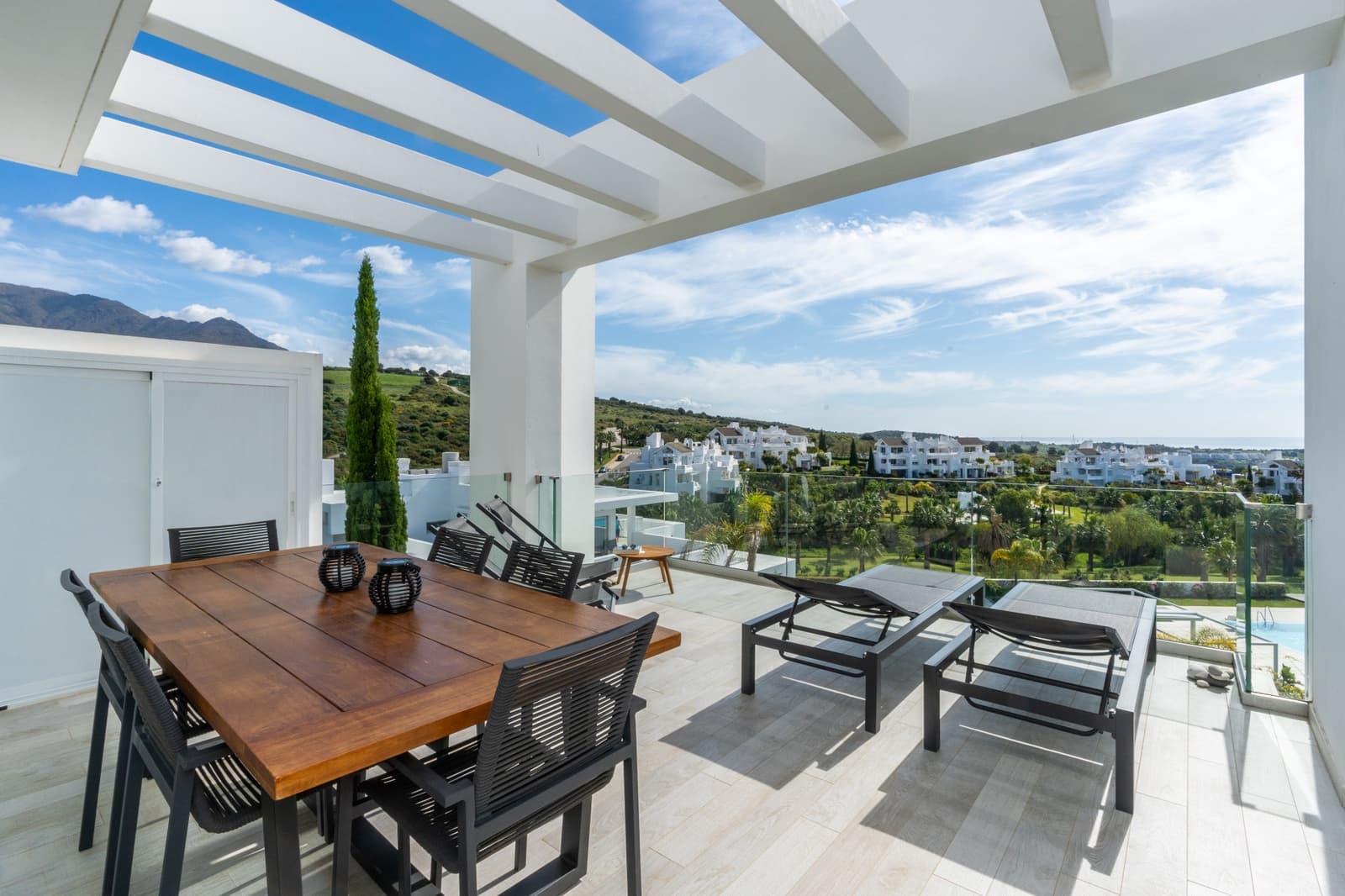 2 Zimmer Apartment zu verkaufen in Casares mit Pool Garage - 620.000 € (Ref: 9001215)