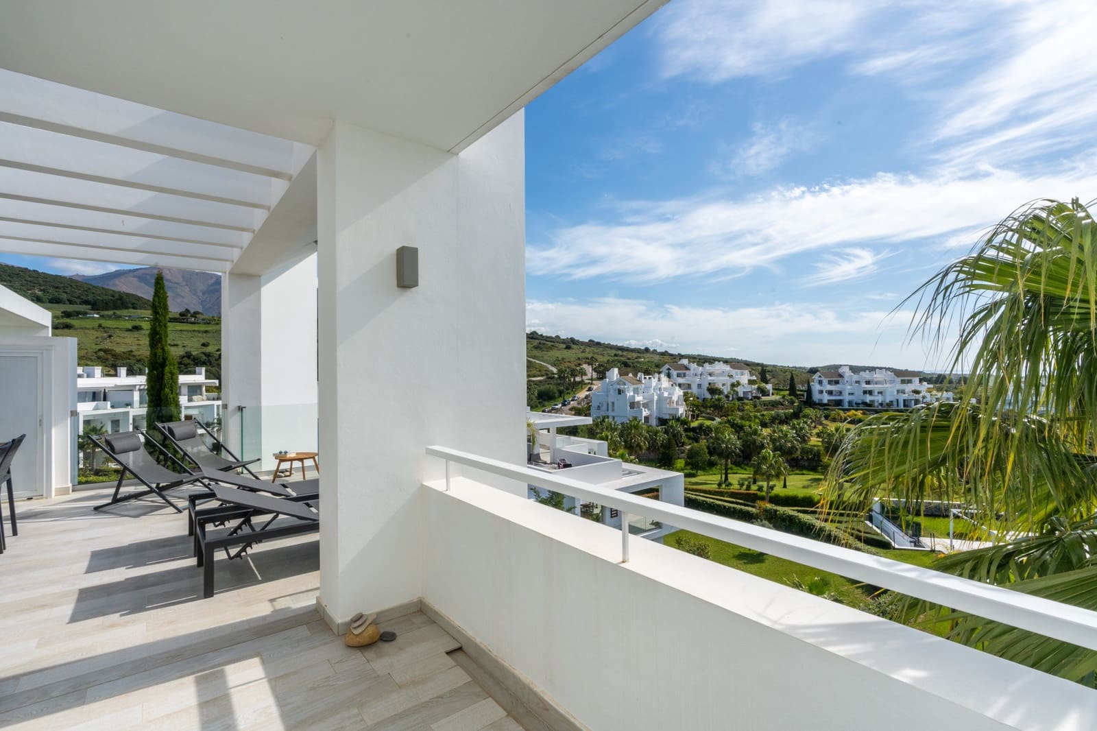 2 bedroom Apartment for sale in Casares with pool garage - € 630,000 (Ref: 9001215)