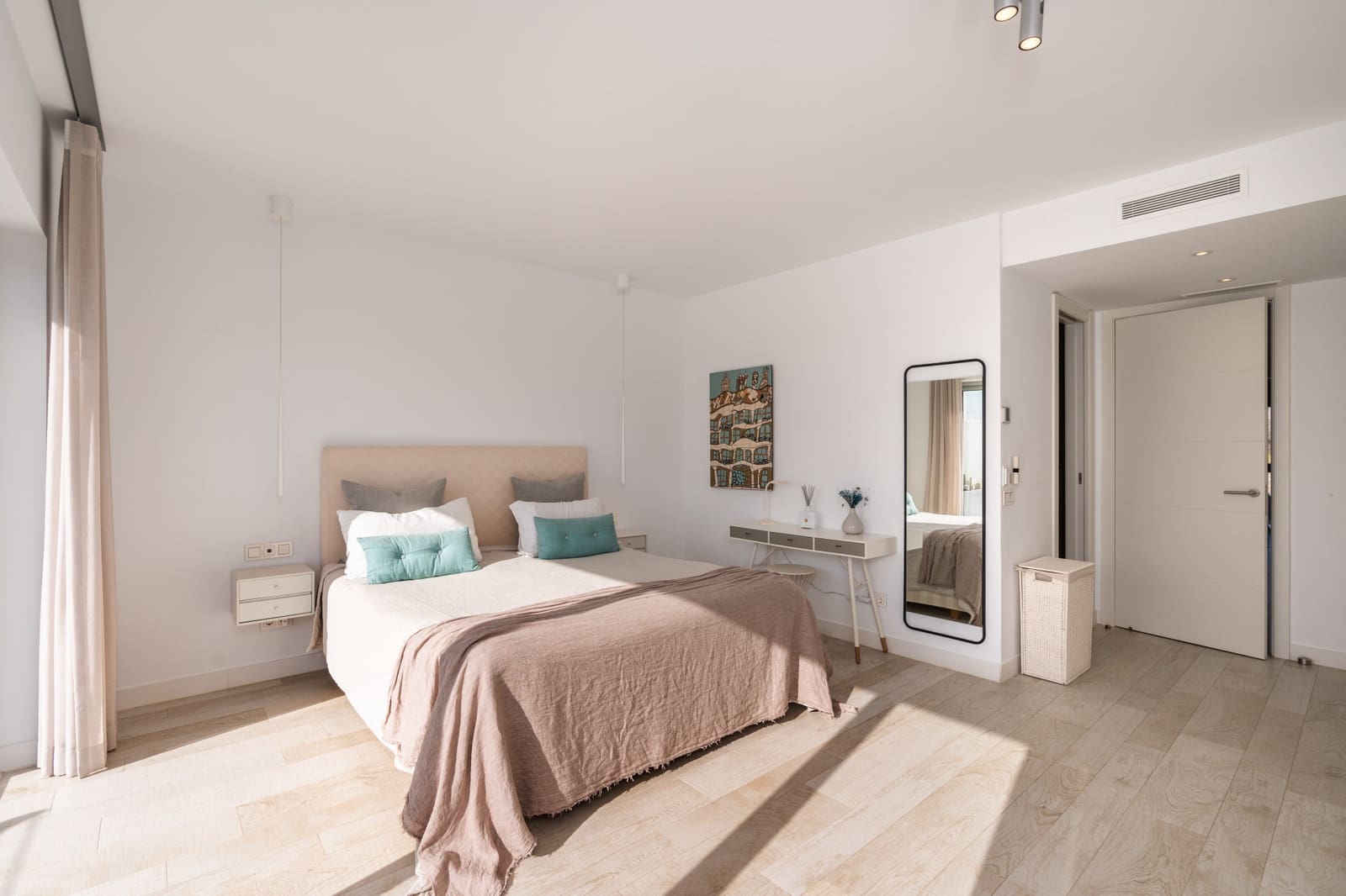 3 soverom Leilighet til salgs i Casares med svømmebasseng garasje - € 790 000 (Ref: 9001217)