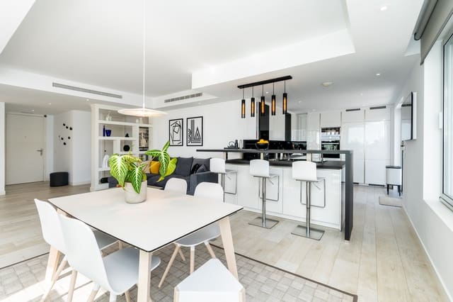 3 makuuhuone Huoneisto myytävänä paikassa Casares Pueblo, Casares mukana uima-altaan 
autotalli - 790 000 € (Ref: 9001217)