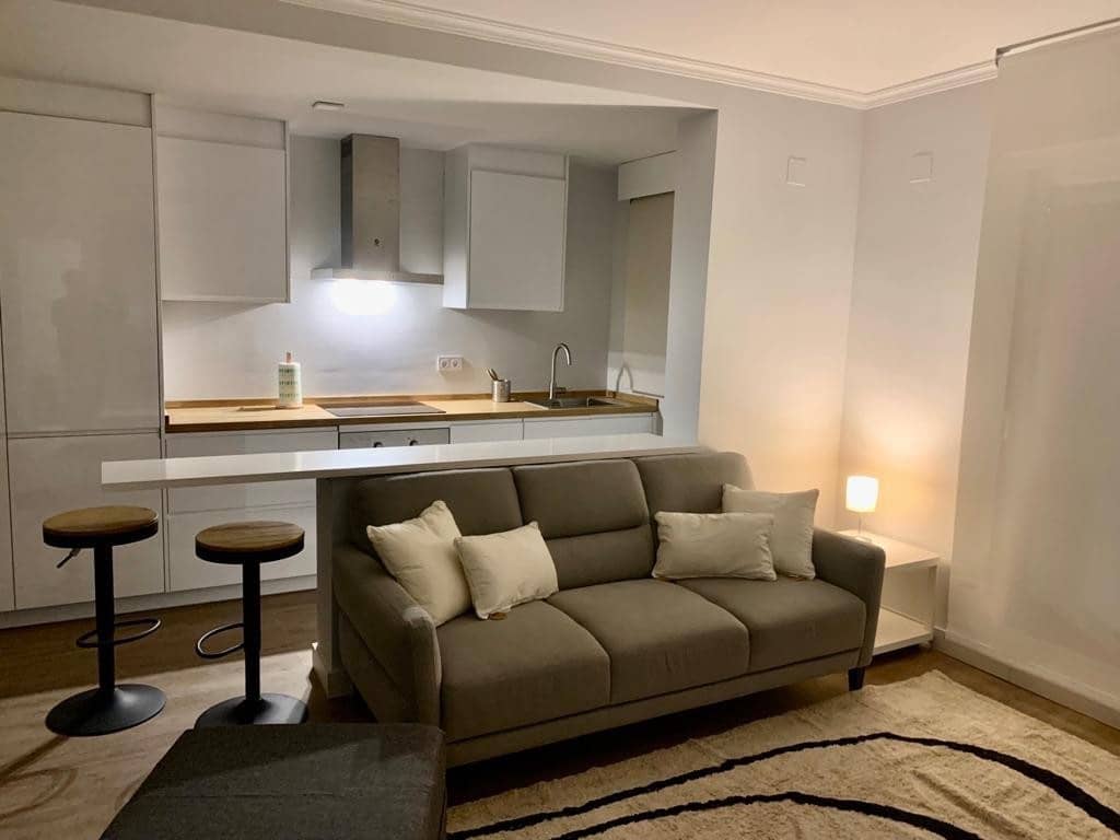 Appartement de 1 chambre à louer à Marbella avec piscine - 1 700 € (Ref: 9005169)