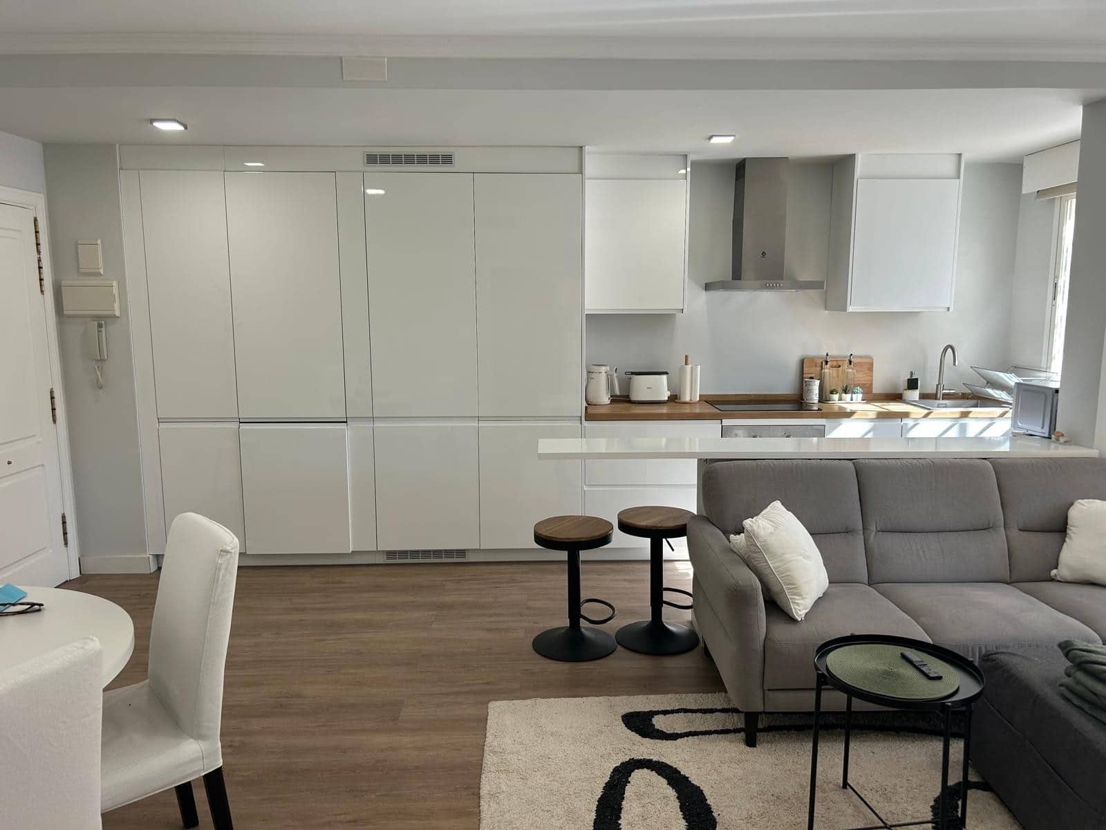 Appartement de 1 chambre à louer à Marbella avec piscine - 1 700 € (Ref: 9005169)