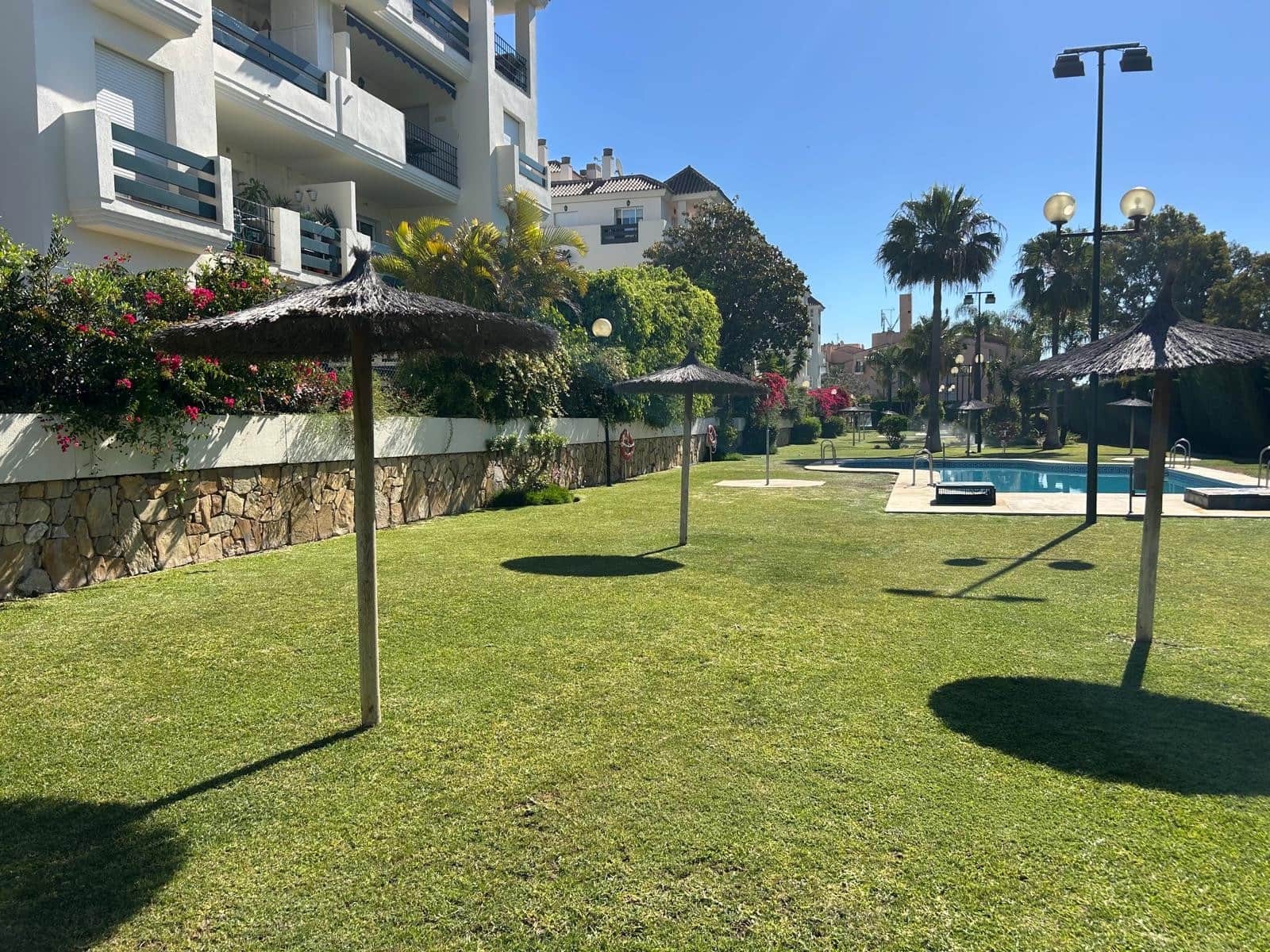 Appartement de 1 chambre à louer à Marbella avec piscine - 1 700 € (Ref: 9005169)