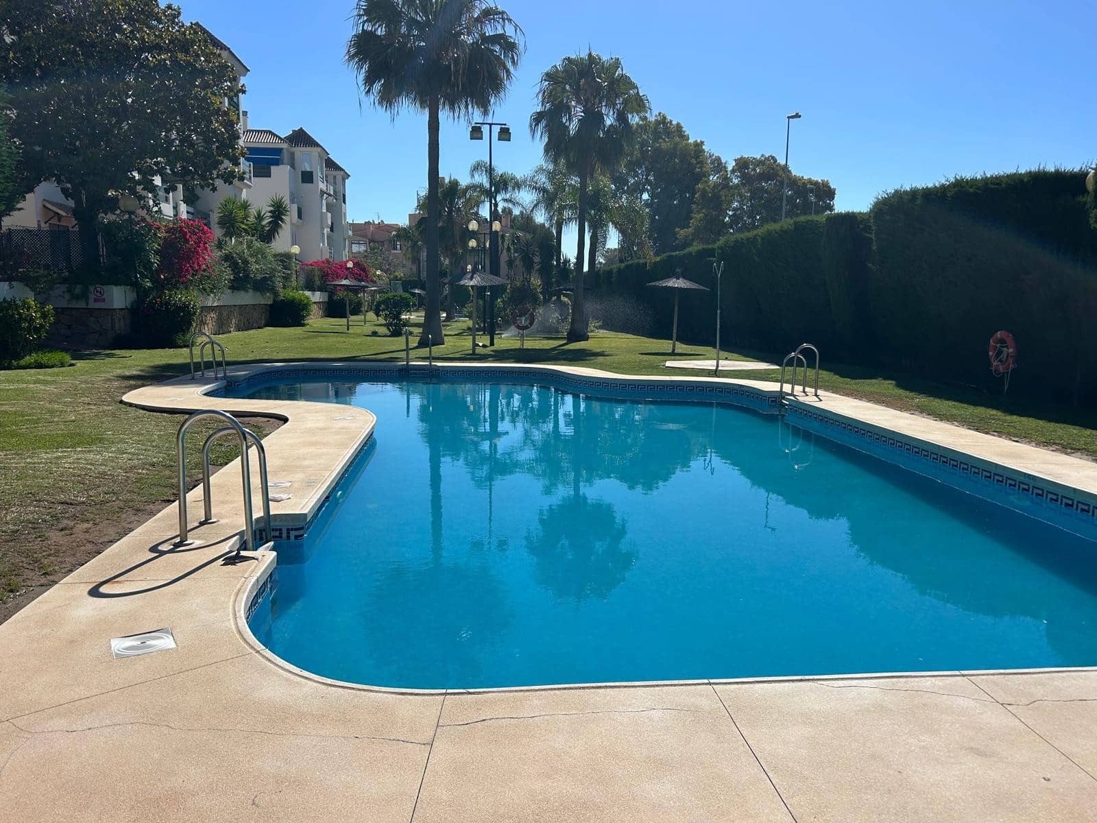 Appartement de 1 chambre à louer à Marbella avec piscine - 1 700 € (Ref: 9005169)