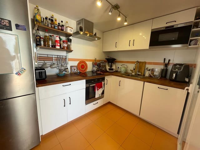 2 makuuhuone Huoneisto myytävänä paikassa Bahía Dorada, Estepona mukana uima-altaan 
autotalli - 530 000 € (Ref: 9014405)