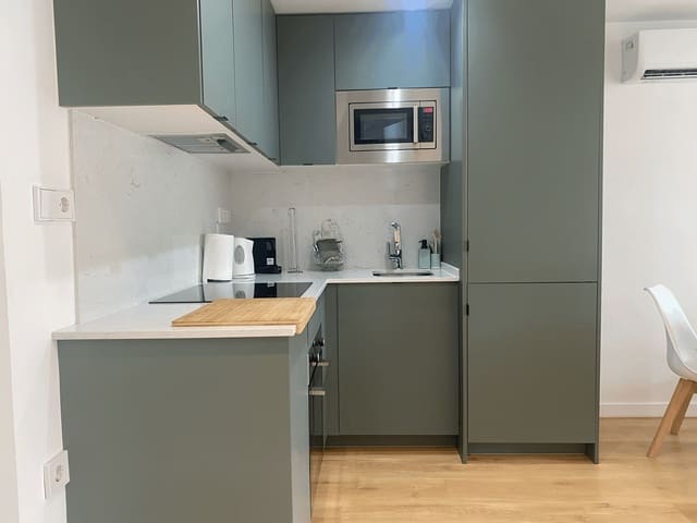 2 slaapkamer Appartement te koop in Bahía Dorada, Estepona met zwembad garage - € 265.000 (Ref: 9073252)