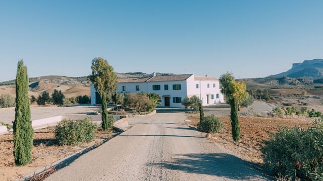 5 sypialnia Finka/Dom wiejski na sprzedaż w Ardales z basenem garażem - 6 000 000 € (Ref: 9102802)