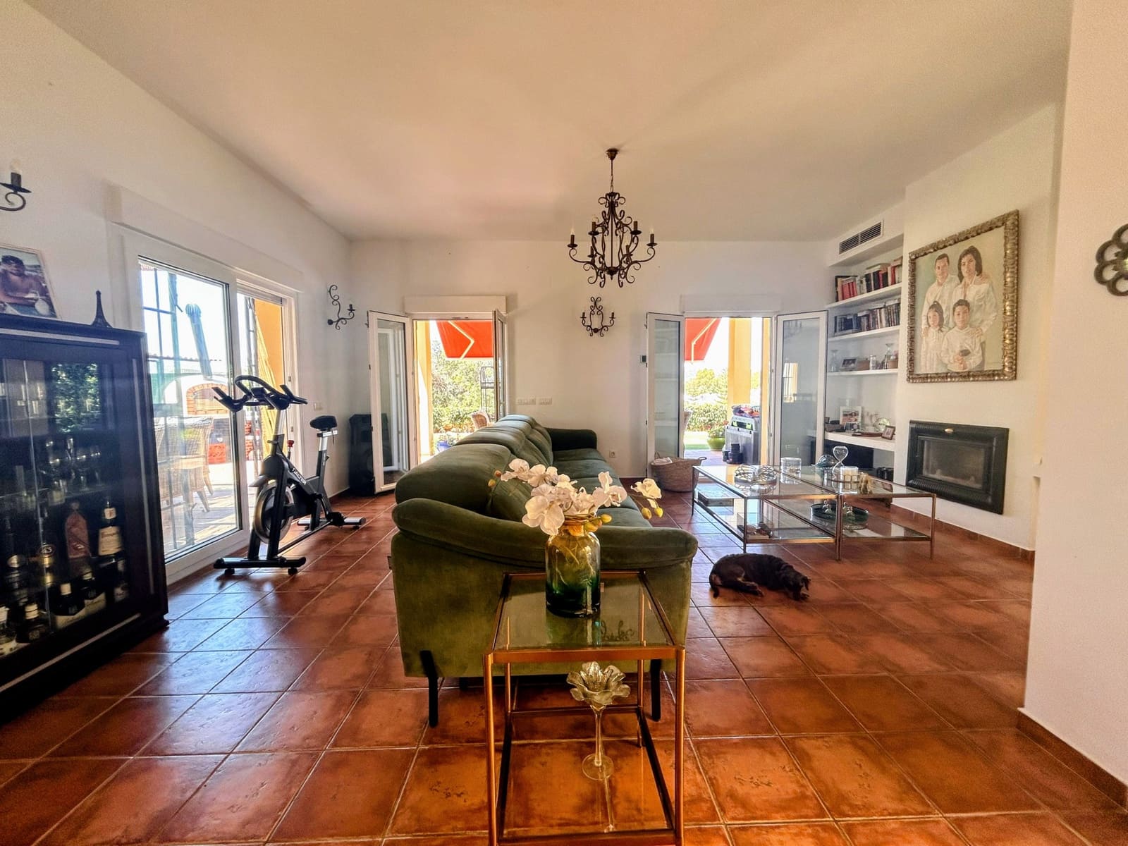 3 soverom Villa til salgs i La Duquesa / Puerto de la Duquesa med svømmebasseng garasje - € 960 000 (Ref: 9102803)