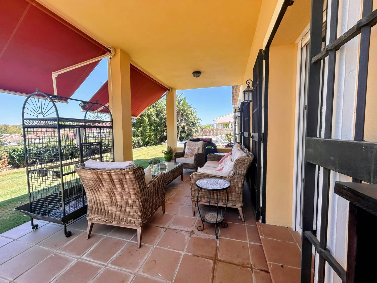 3 soverom Villa til salgs i La Duquesa / Puerto de la Duquesa med svømmebasseng garasje - € 960 000 (Ref: 9102803)