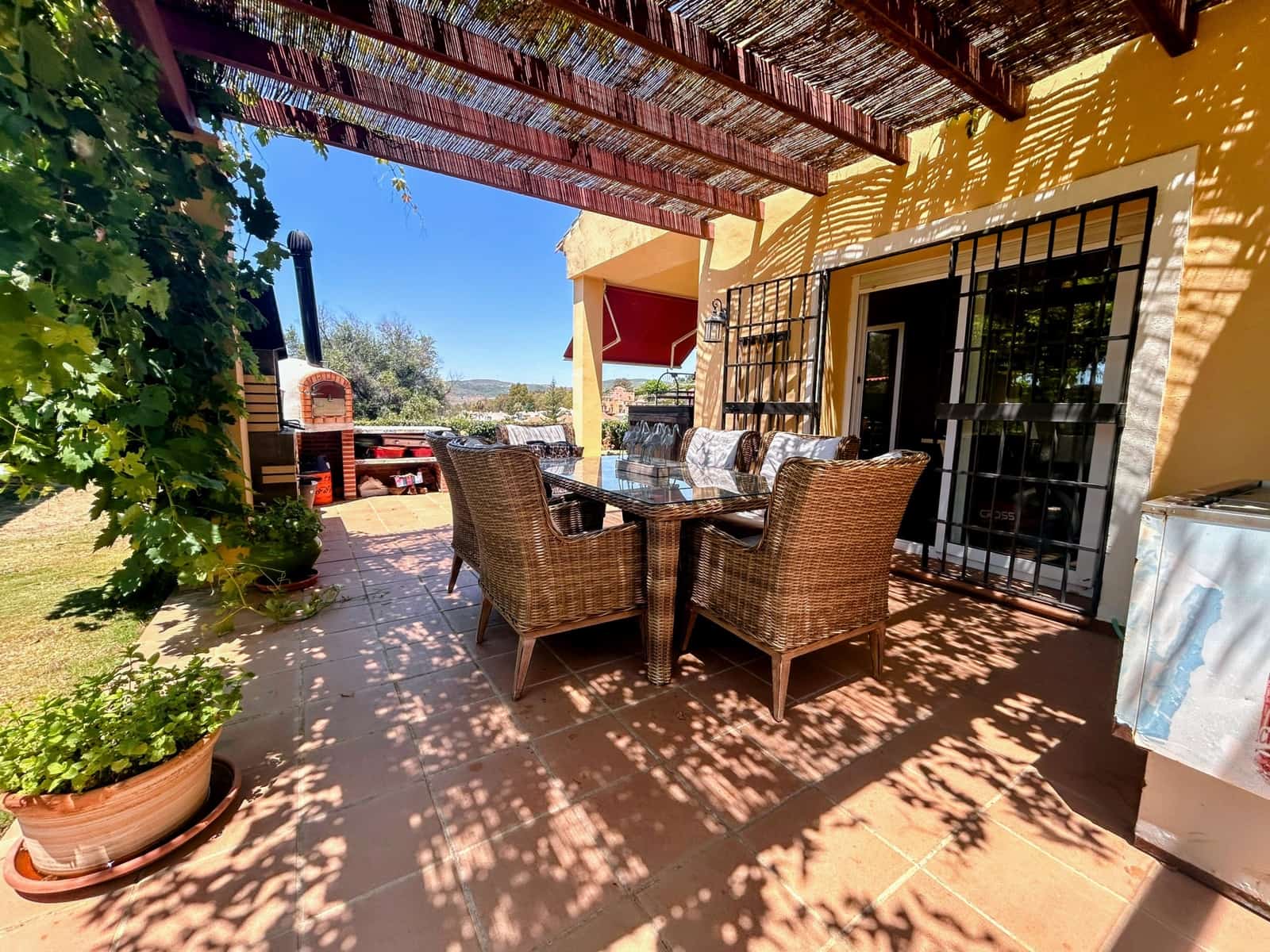 3 soverom Villa til salgs i La Duquesa / Puerto de la Duquesa med svømmebasseng garasje - € 960 000 (Ref: 9102803)