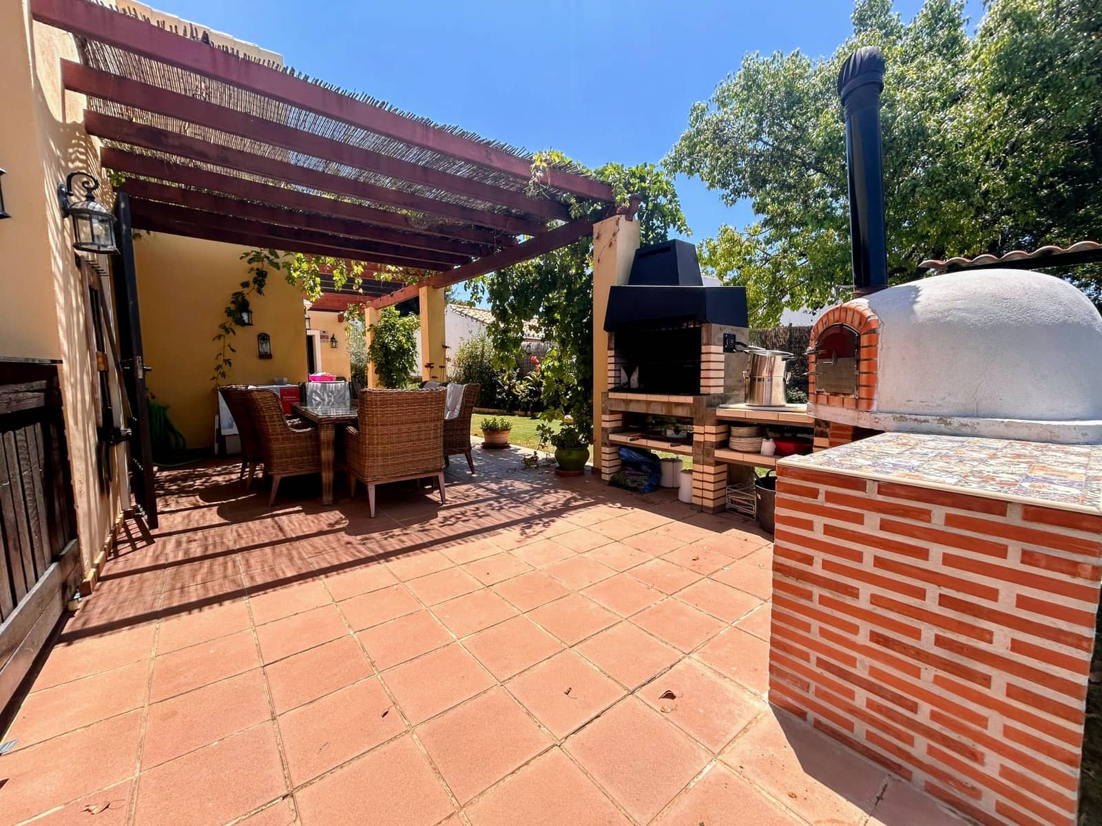 3 soverom Villa til salgs i La Duquesa / Puerto de la Duquesa med svømmebasseng garasje - € 960 000 (Ref: 9102803)