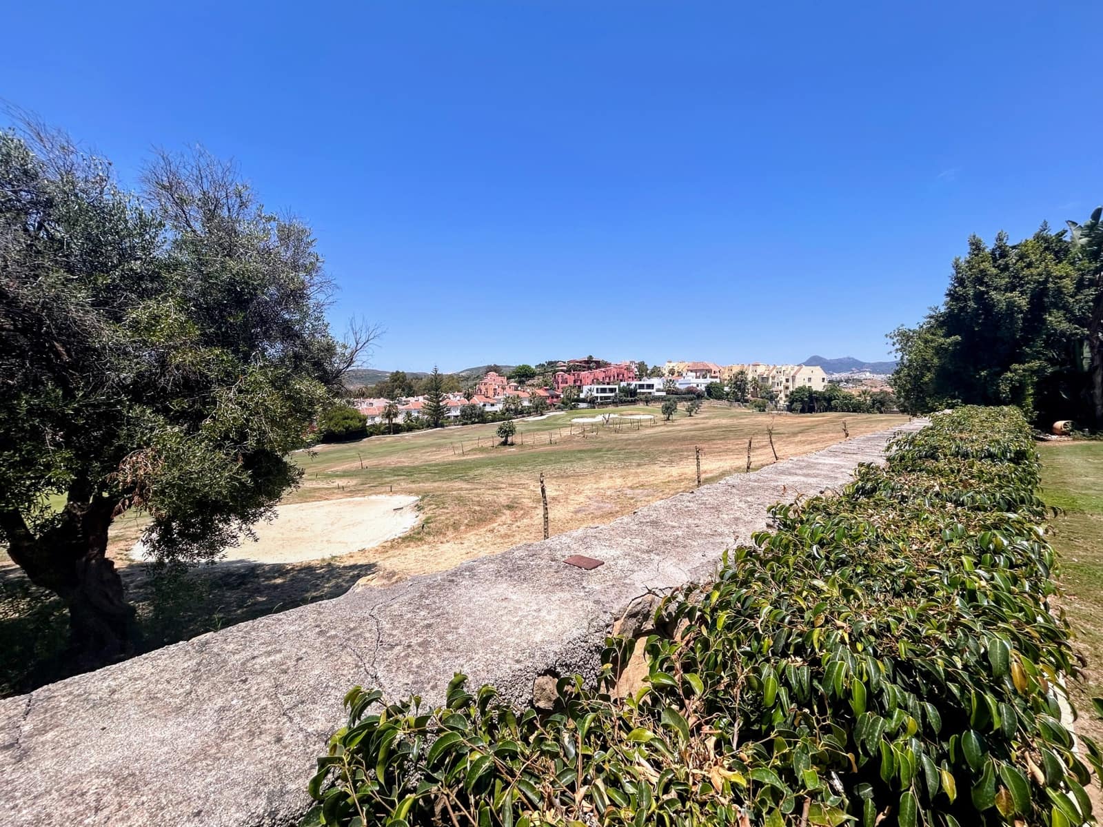 3 soverom Villa til salgs i La Duquesa / Puerto de la Duquesa med svømmebasseng garasje - € 960 000 (Ref: 9102803)