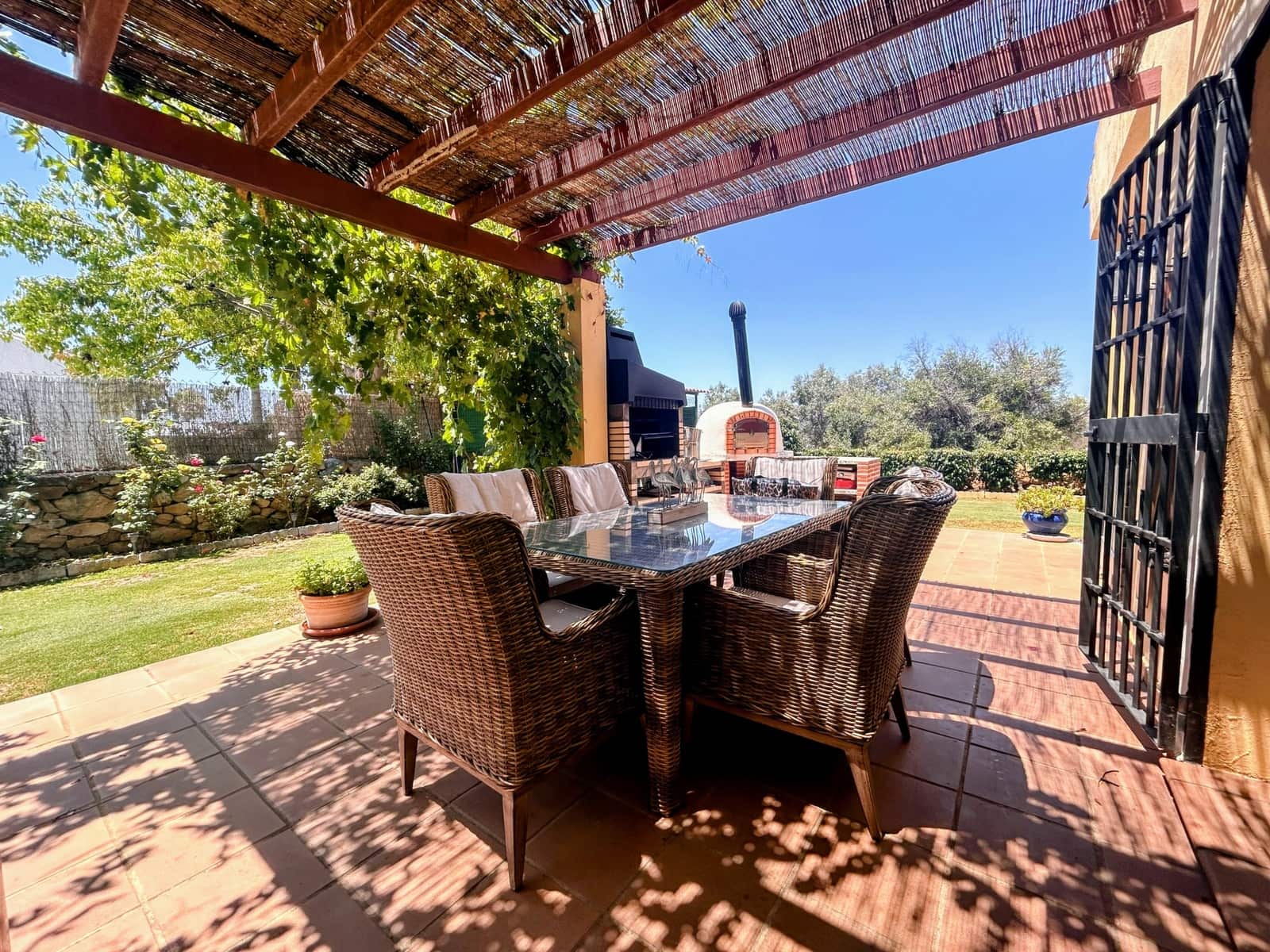 3 soverom Villa til salgs i La Duquesa / Puerto de la Duquesa med svømmebasseng garasje - € 960 000 (Ref: 9102803)