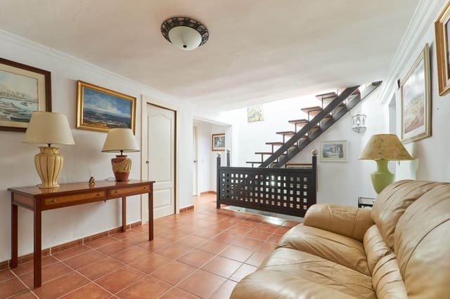 7 slaapkamer Hotel te koop in Casco Antiguo, Marbella - € 1.200.000 (Ref: 9108561)