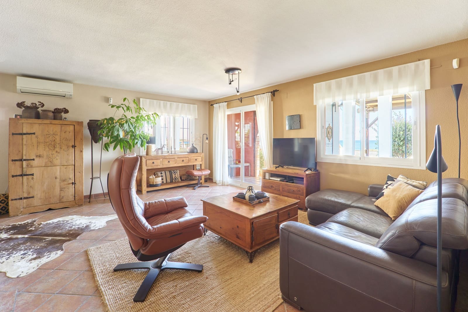 3 soverom Hus til salgs i Casares med svømmebasseng garasje - € 1 290 000 (Ref: 9108563)