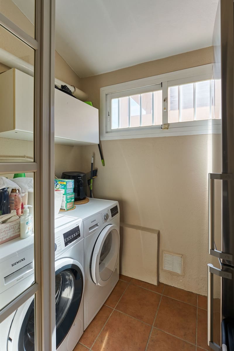 3 soverom Hus til salgs i Casares med svømmebasseng garasje - € 1 290 000 (Ref: 9108563)