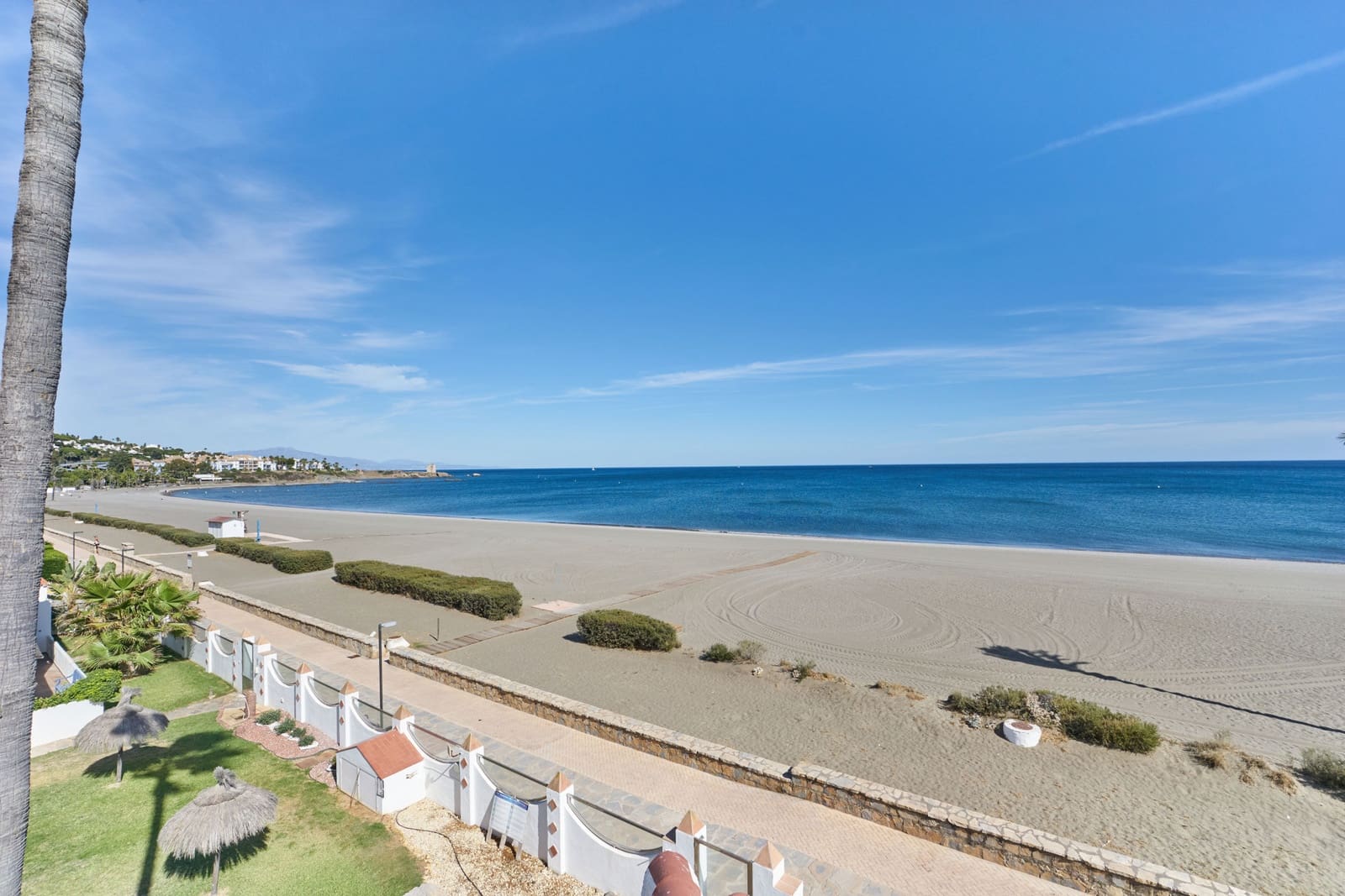 3 soverom Hus til salgs i Casares med svømmebasseng garasje - € 1 290 000 (Ref: 9108563)