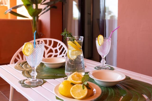 2 chambre Appartement à vendre à Puerto de Estepona, Estepona avec piscine garage - 340 000 € (Ref: 9136978)