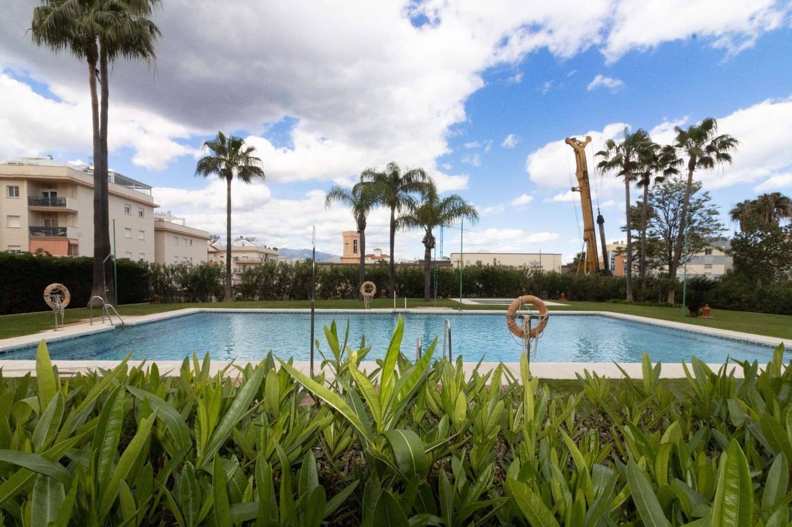 2 chambre Appartement à vendre à Estepona avec piscine garage - 340 000 € (Ref: 9136978)